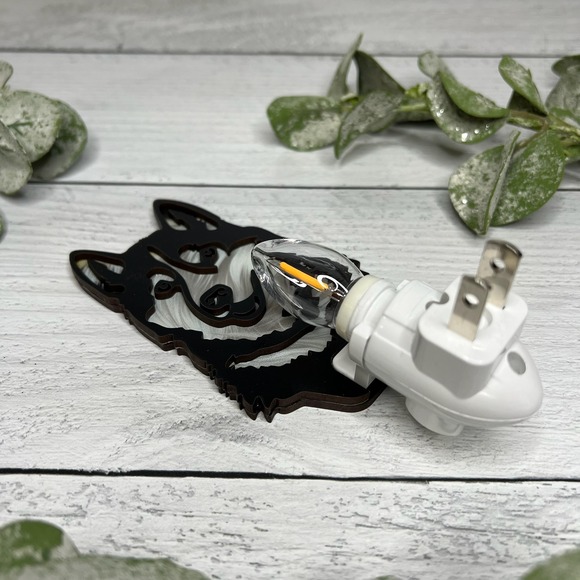 Husky Dog Face Night Light Plug In Decorative Accent - Picture 4 of 10